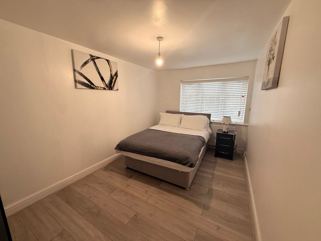 Property photo 2 of 15 Double Bedroom 1