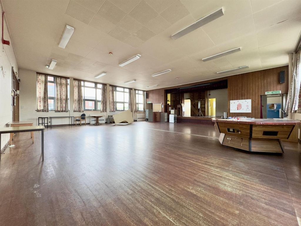 Property photo 2 of 18 d150F9ee-Be6F-43Ad-9501-6B51E10Eb06c.Jpg
