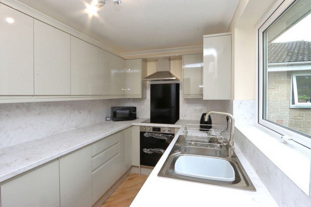 Property photo 3 of 12 Kitchen