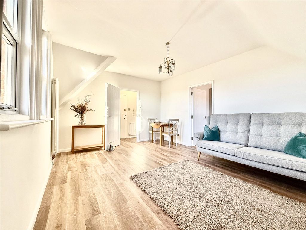 Property photo 2 of 9 Picture No. 61