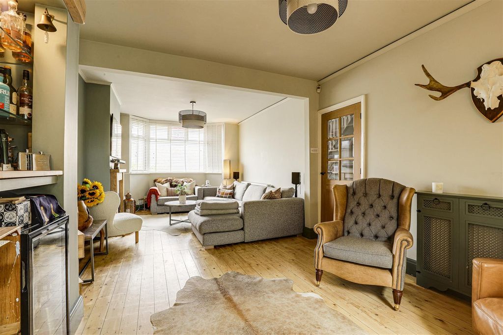 Property photo 3 of 34 08.Jpg
