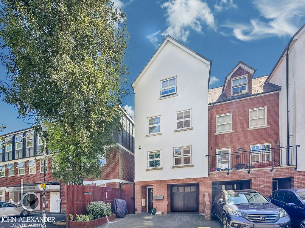 Property photo 1 of 33