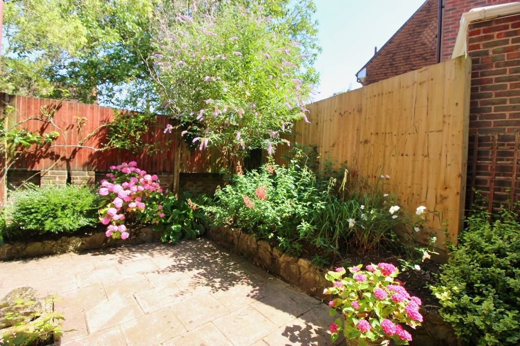 Property photo 2 of 17 Garden