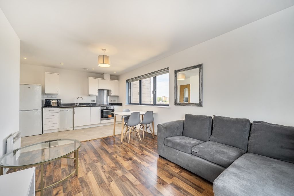 Property photo 2 of 14 5214731