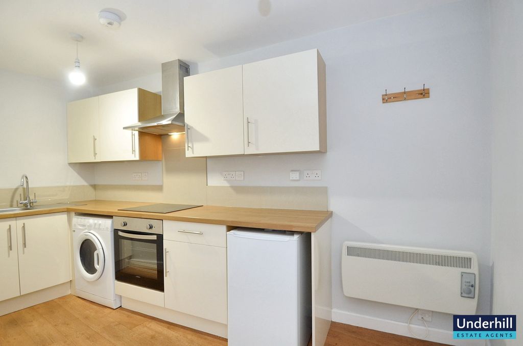 Property photo 3 of 8 Kitchen