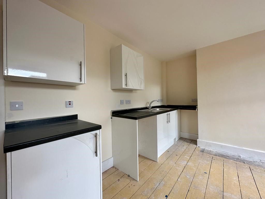 Property photo 2 of 5 Kitchen