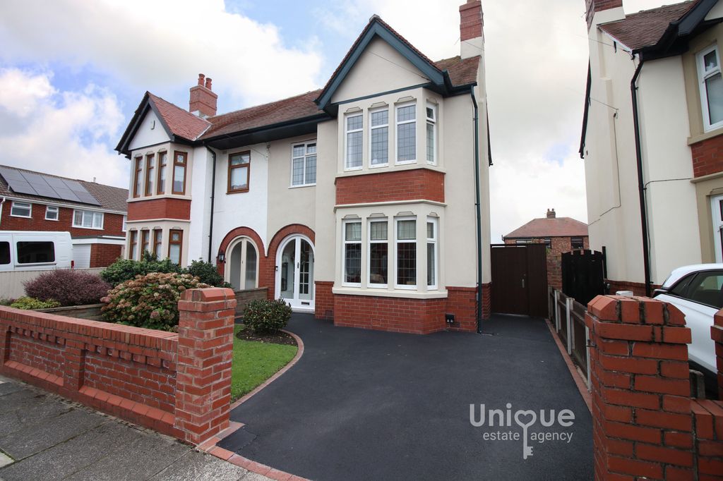 Property photo 1 of 25