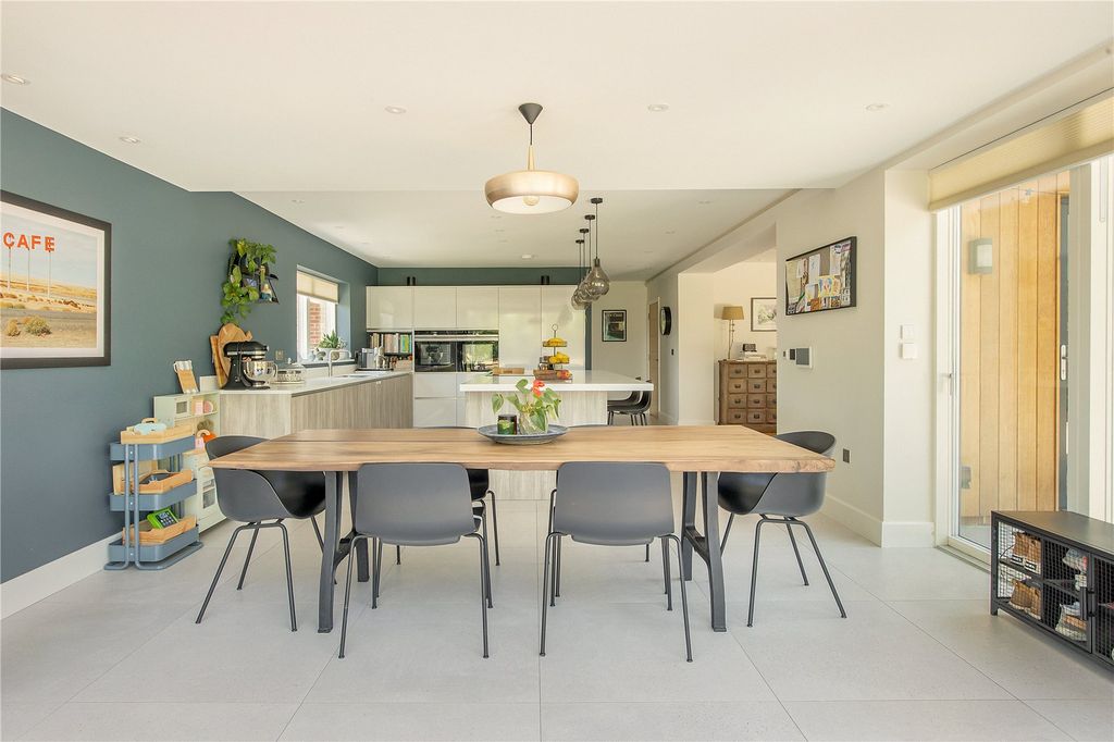 Property photo 2 of 18 Kitchen/Dining Room