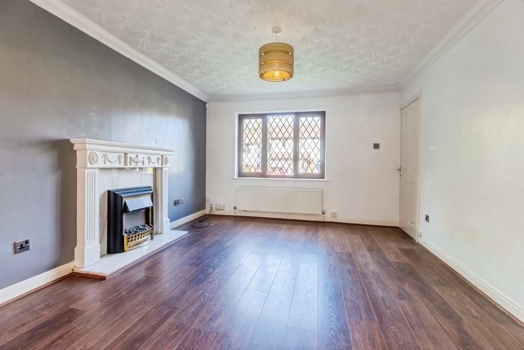 Property photo 2 of 20 Pbox-Img.Jpg