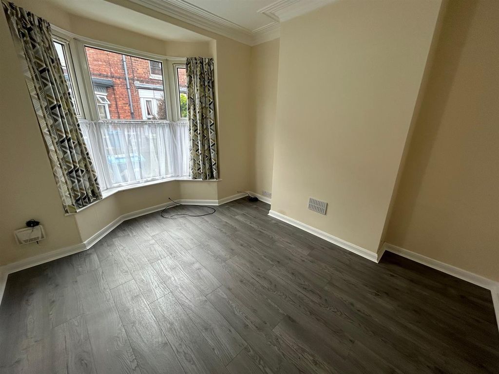 Property photo 2 of 7 Lounge 2023.Jpg