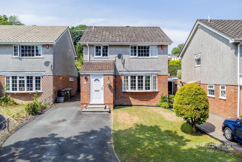 Property photo 1 of 18