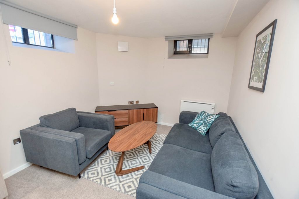 Property photo 2 of 12 Picture No. 11