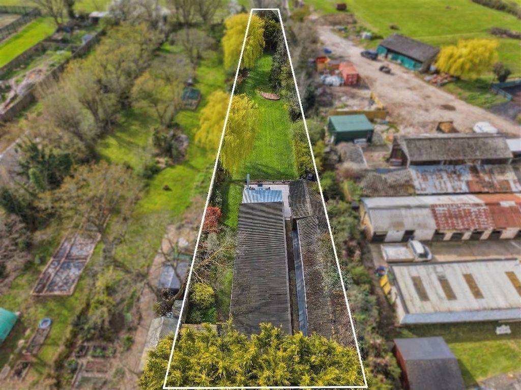 Property photo 3 of 39