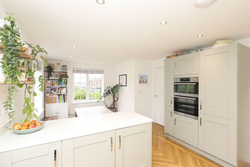 Property photo 3 of 30