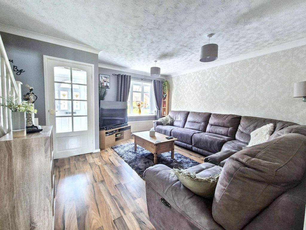 Property photo 2 of 25