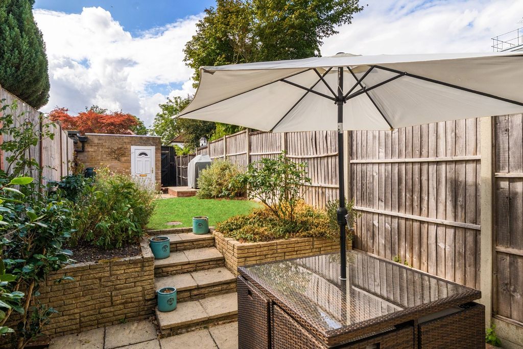 Property photo 2 of 16 Picture No. 27