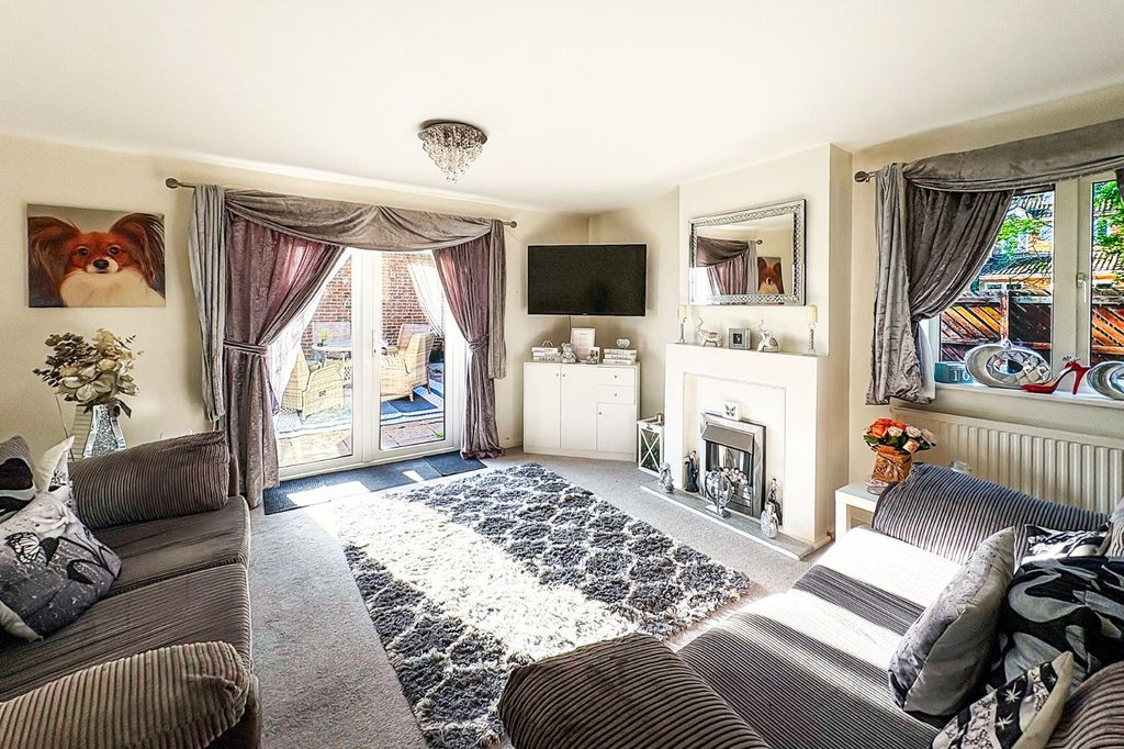 Property photo 3 of 16 Picture No. 15