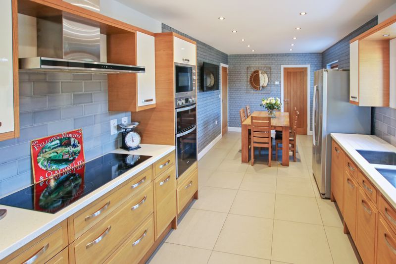 Property photo 3 of 33 Photo 38