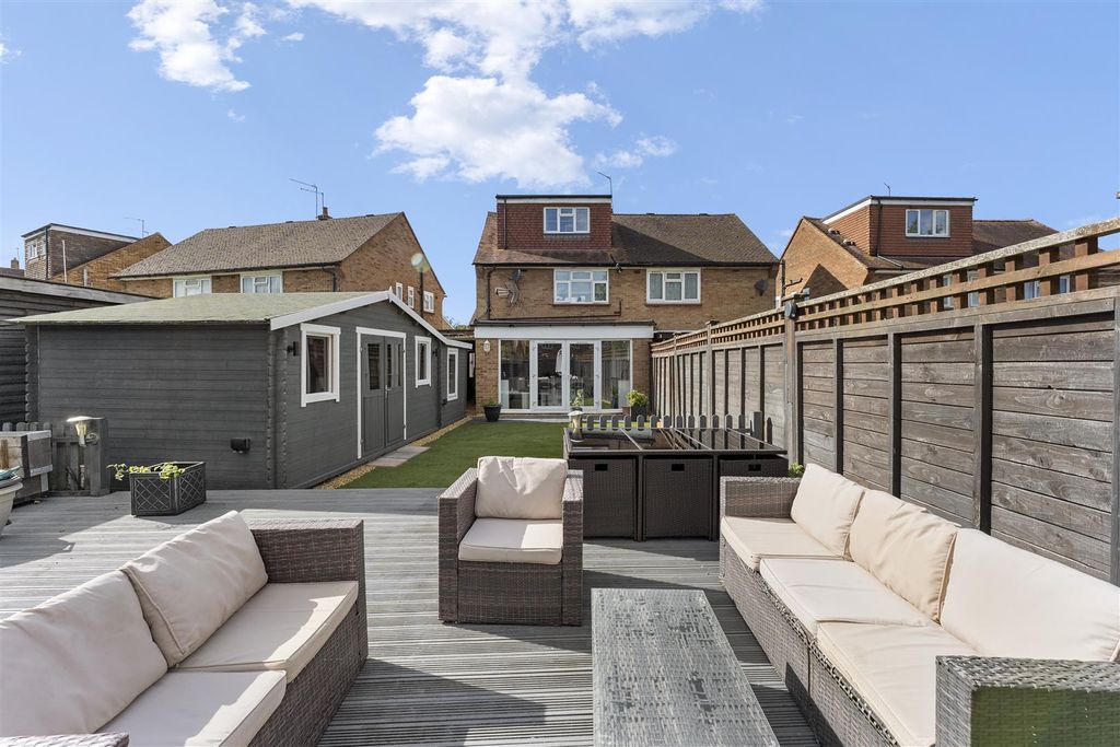 Property photo 3 of 16