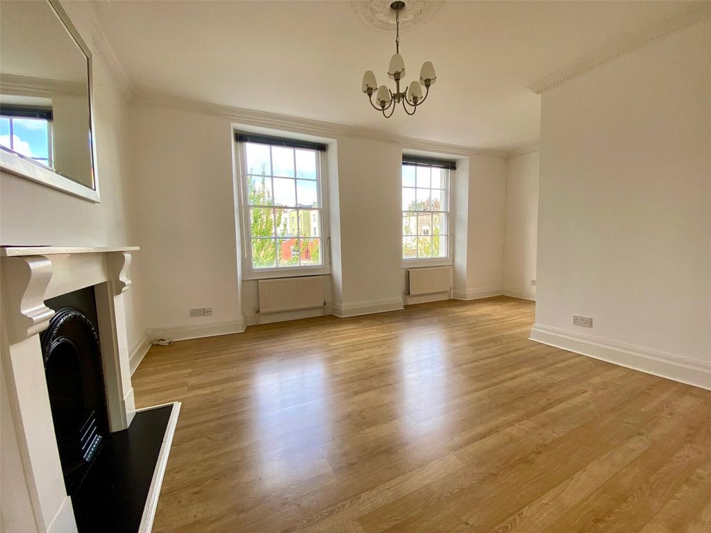 Property photo 3 of 16 Picture No. 19