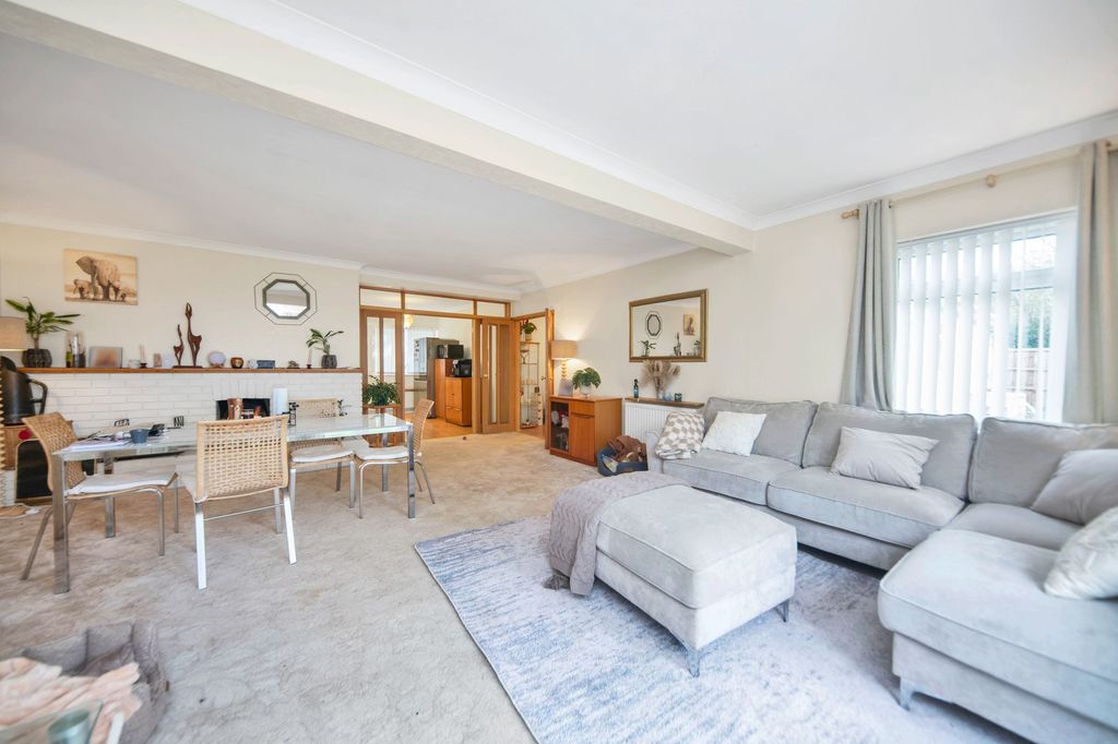 Property photo 2 of 23