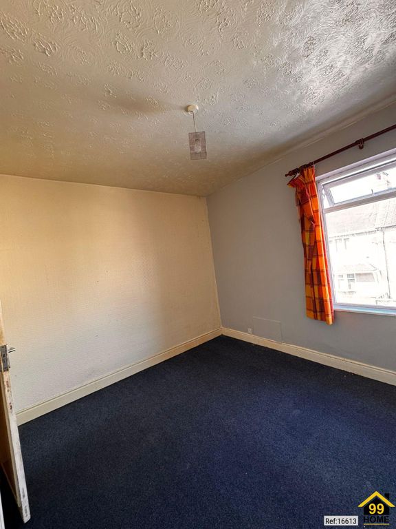 Property photo 3 of 11 Photo 2