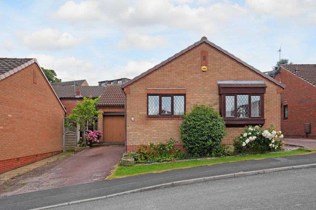 Property photo 1 of 18 Front External