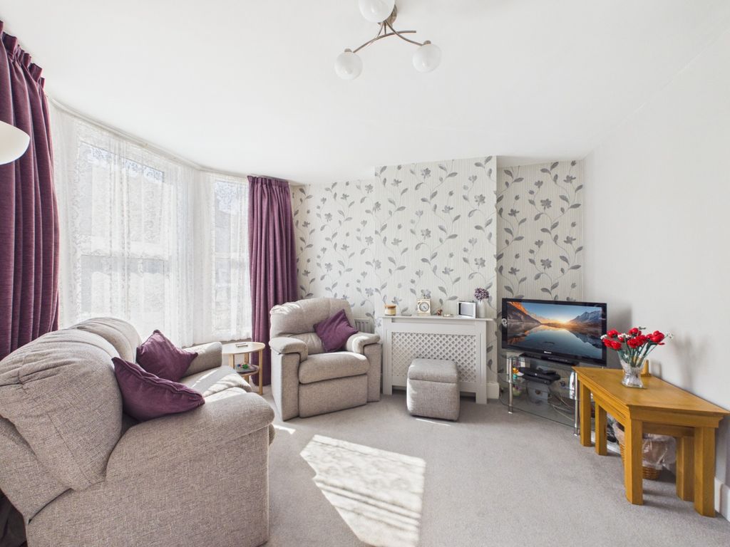 Property photo 2 of 18 3989543