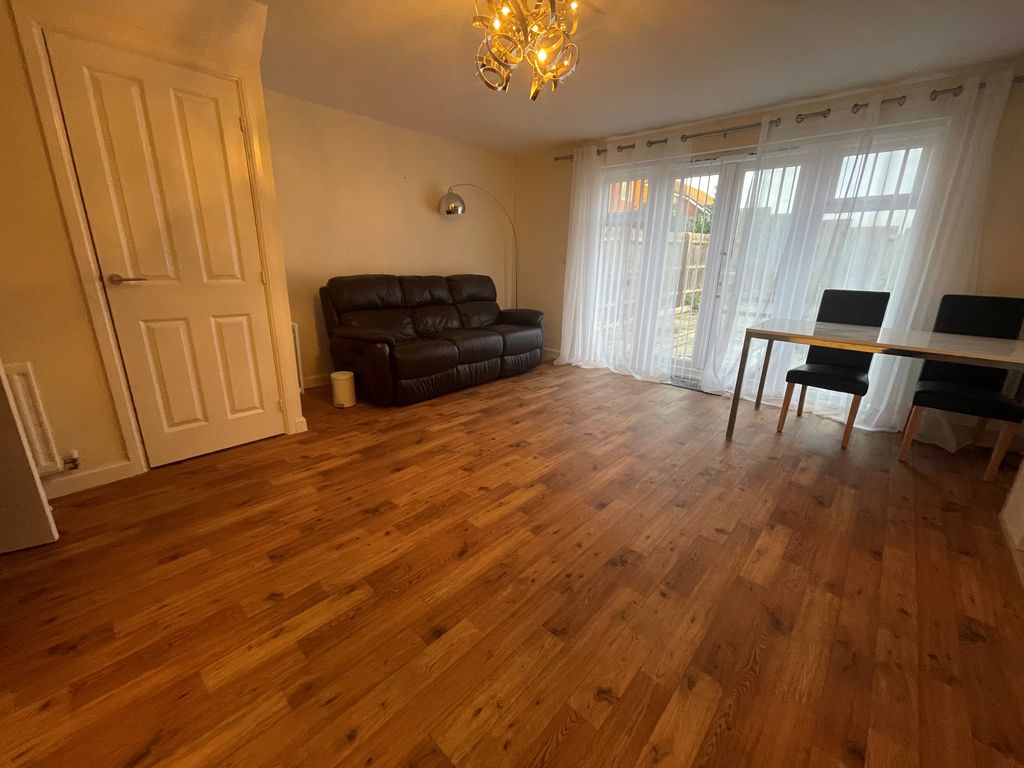 Property photo 2 of 10 Balcony