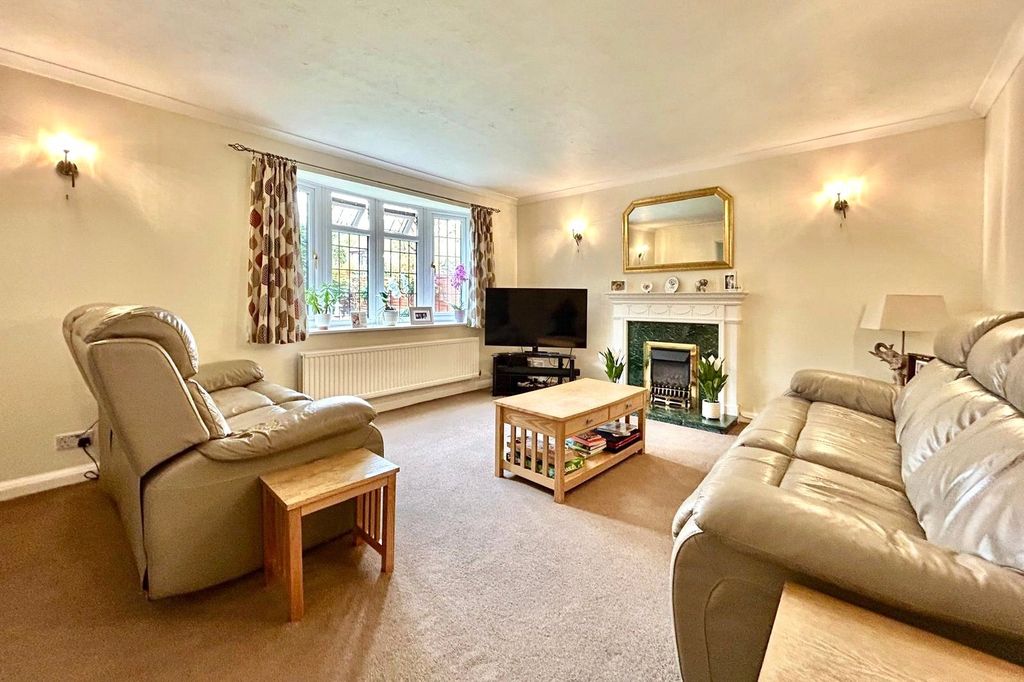 Property photo 2 of 22 Picture No. 24