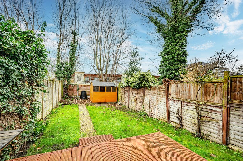 Property photo 2 of 11