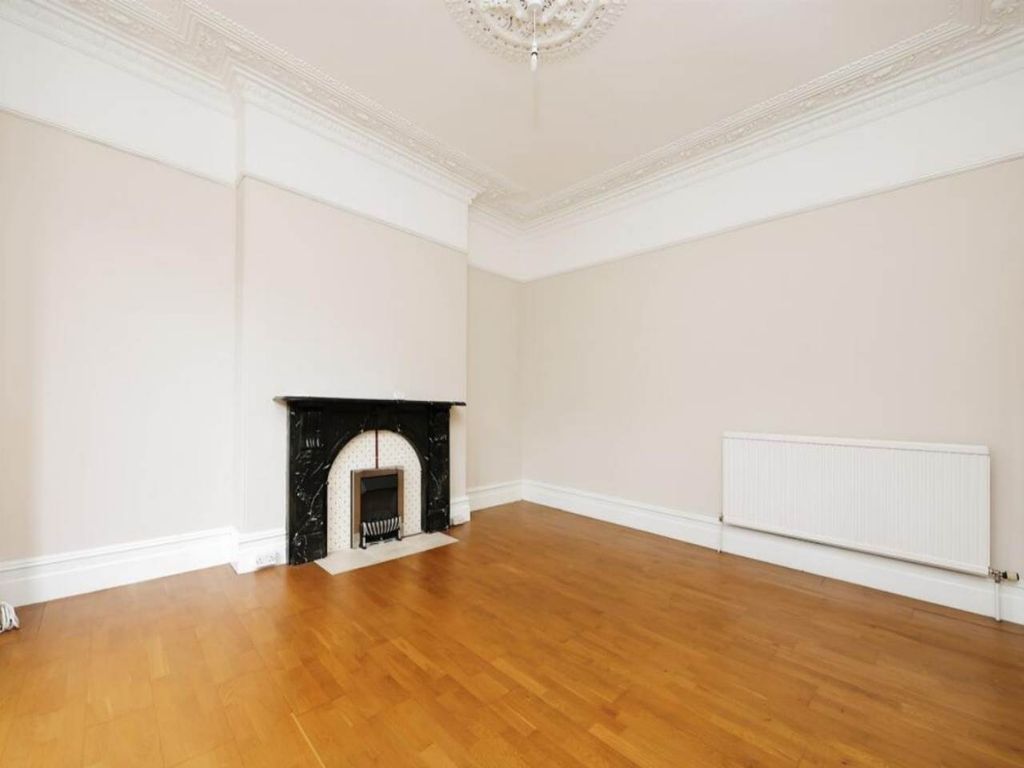 Property photo 2 of 16 15 St Lawrence 002