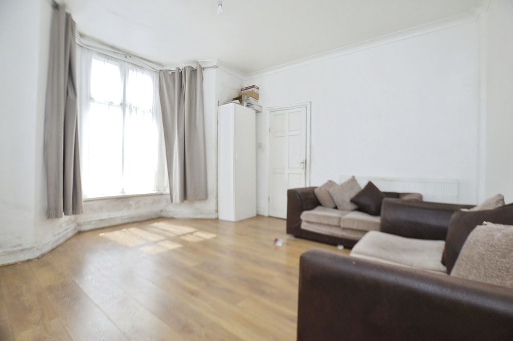 Property photo 2 of 16 Pbox-Img.Jpg
