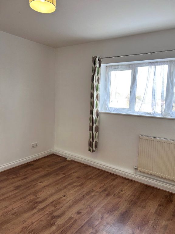 Property photo 2 of 8 Picture No. 22