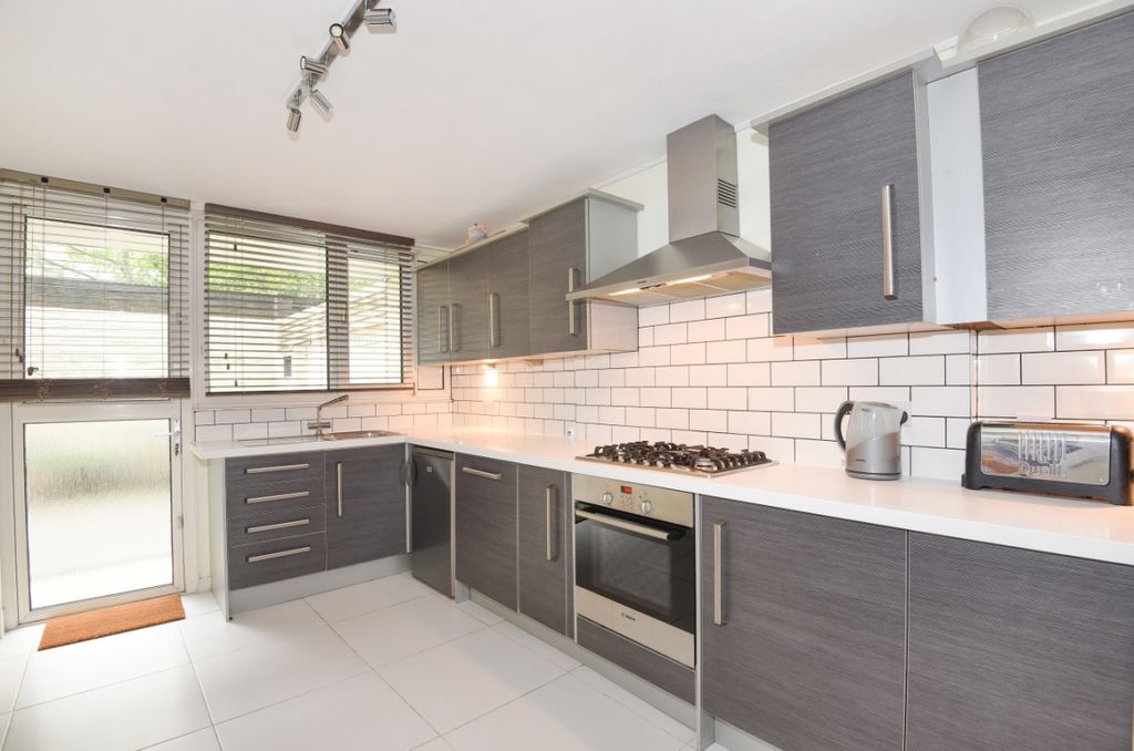 Property photo 1 of 10 123334  (5)c