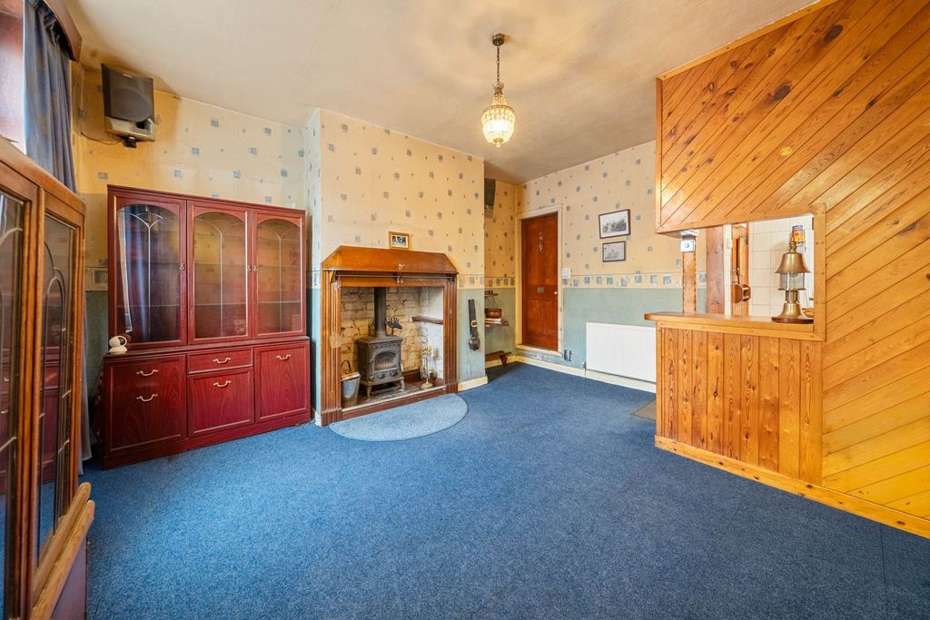 Property photo 2 of 23