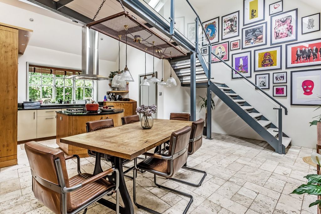 Property photo 2 of 47 Picture No. 01