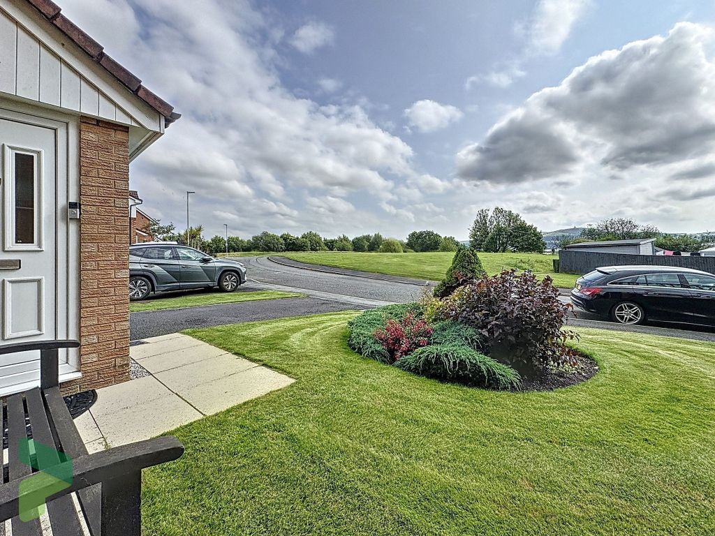 Property photo 2 of 37