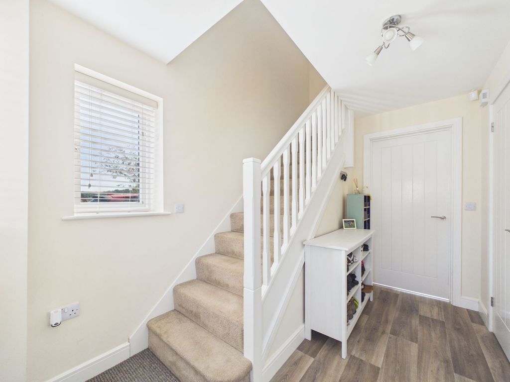 Property photo 2 of 20 Entrance Hall
