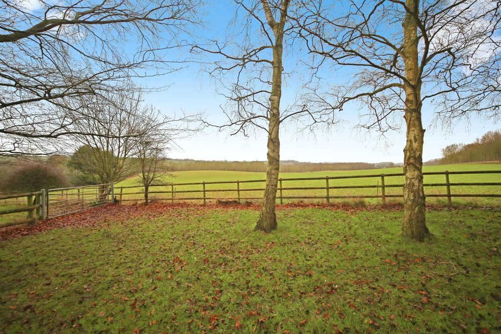 Property photo 3 of 20 Pbox-Img.Jpg