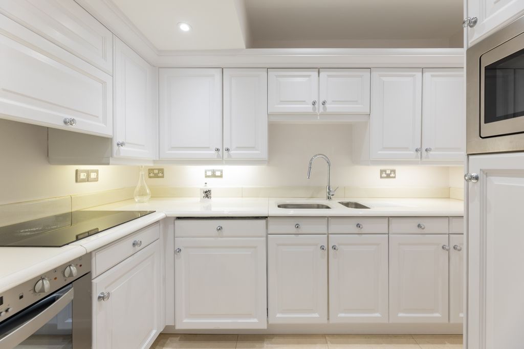 Property photo 2 of 15 Kitchen