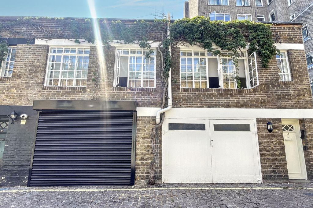 Property photo 3 of 12 12 Connaught Close, Hyde Park Estate, London W2 2Ad