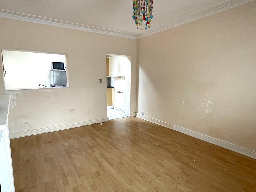 Property photo 3 of 17 Living Room
