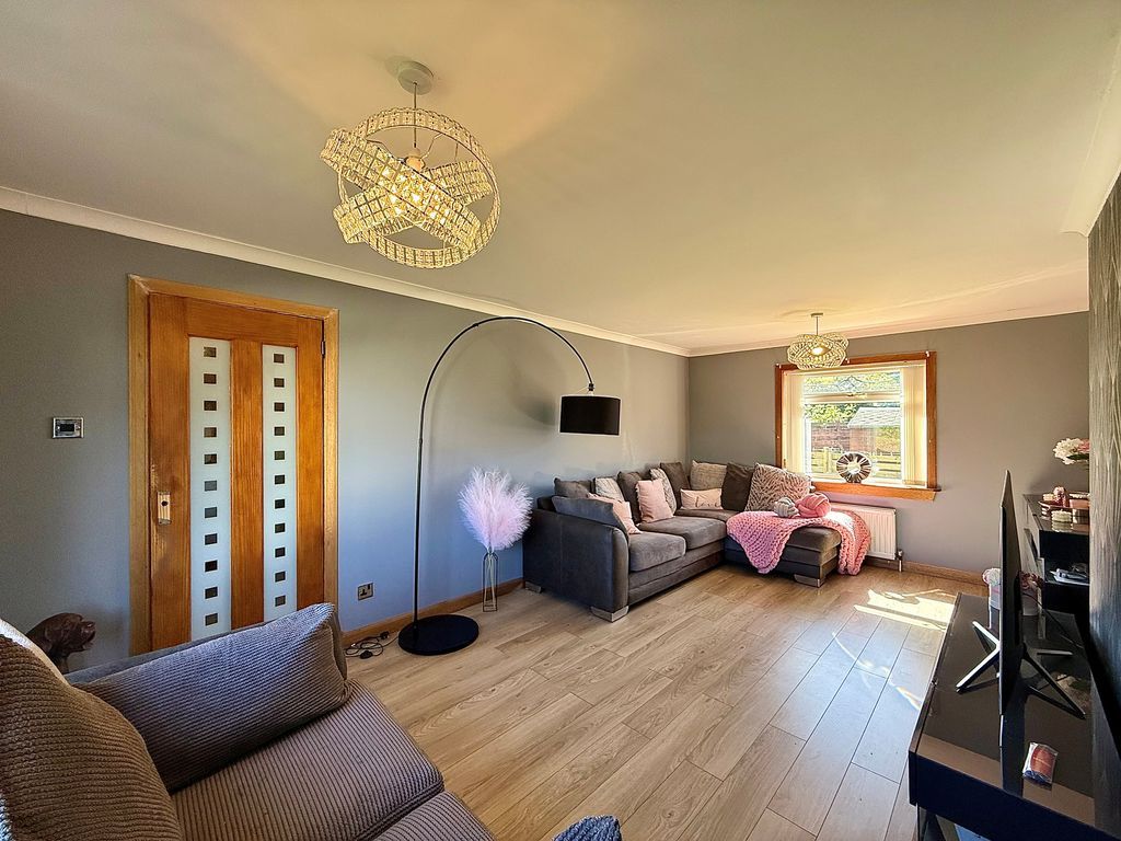 Property photo 3 of 15 Photo 6