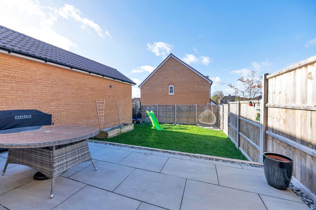 Property photo 2 of 13