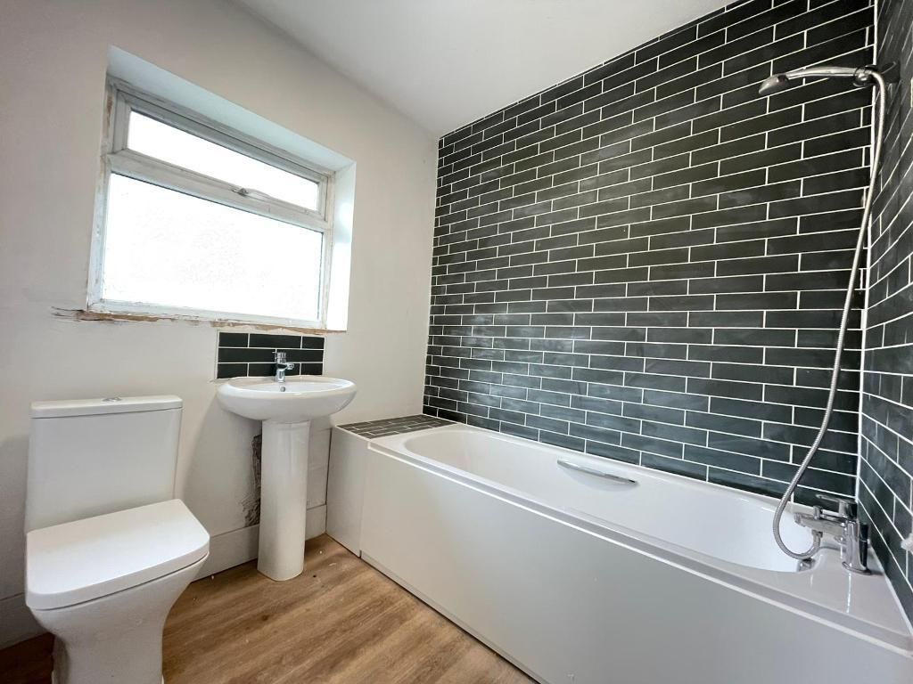 Property photo 3 of 8 Photo 3