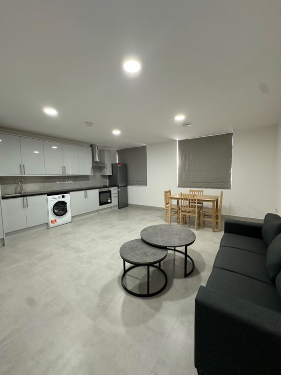 Property photo 1 of 6 2 Bed Flat To Rent Leeland Road, London W13