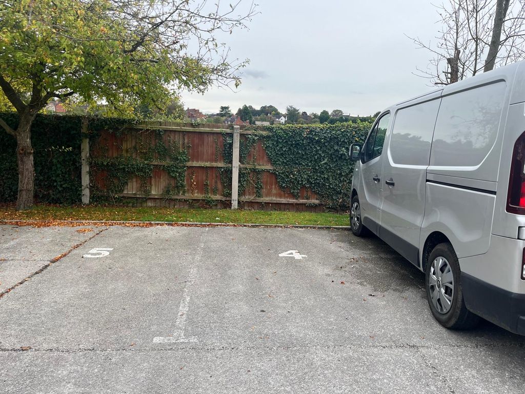 Property photo 3 of 8 Communal Garden: