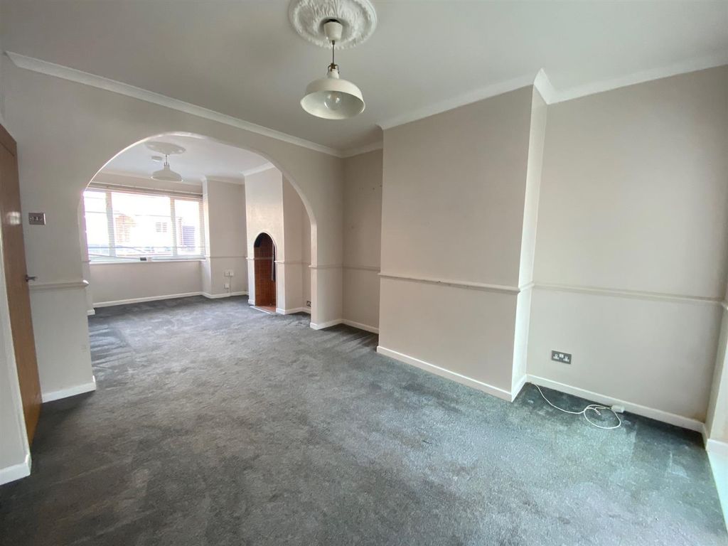 Property photo 3 of 21 Living Dining Room.Jpg