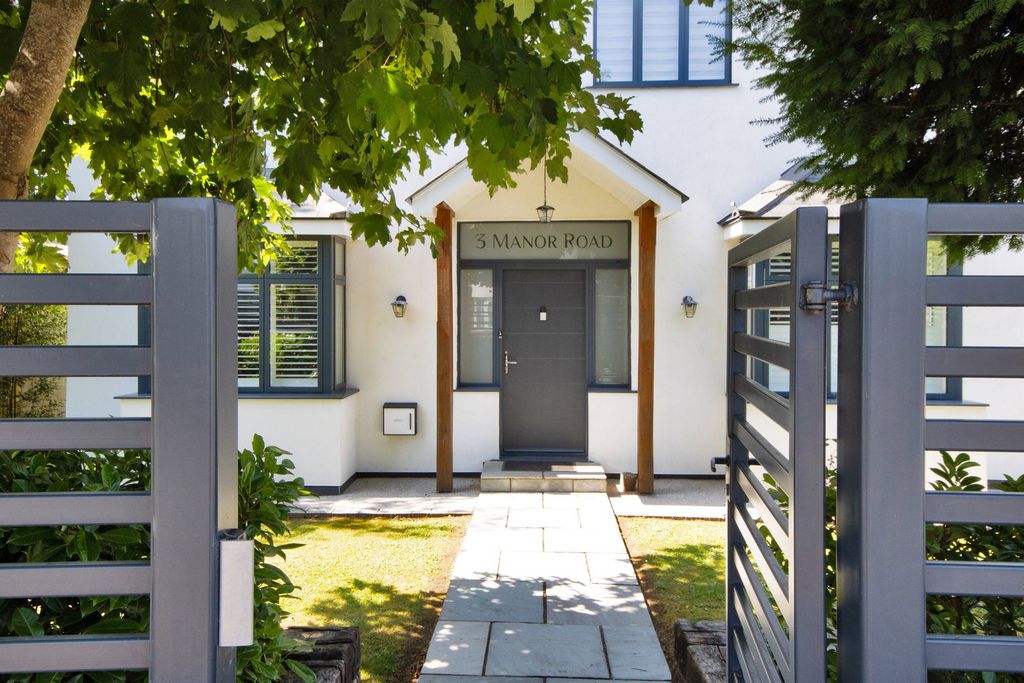 Property photo 3 of 36